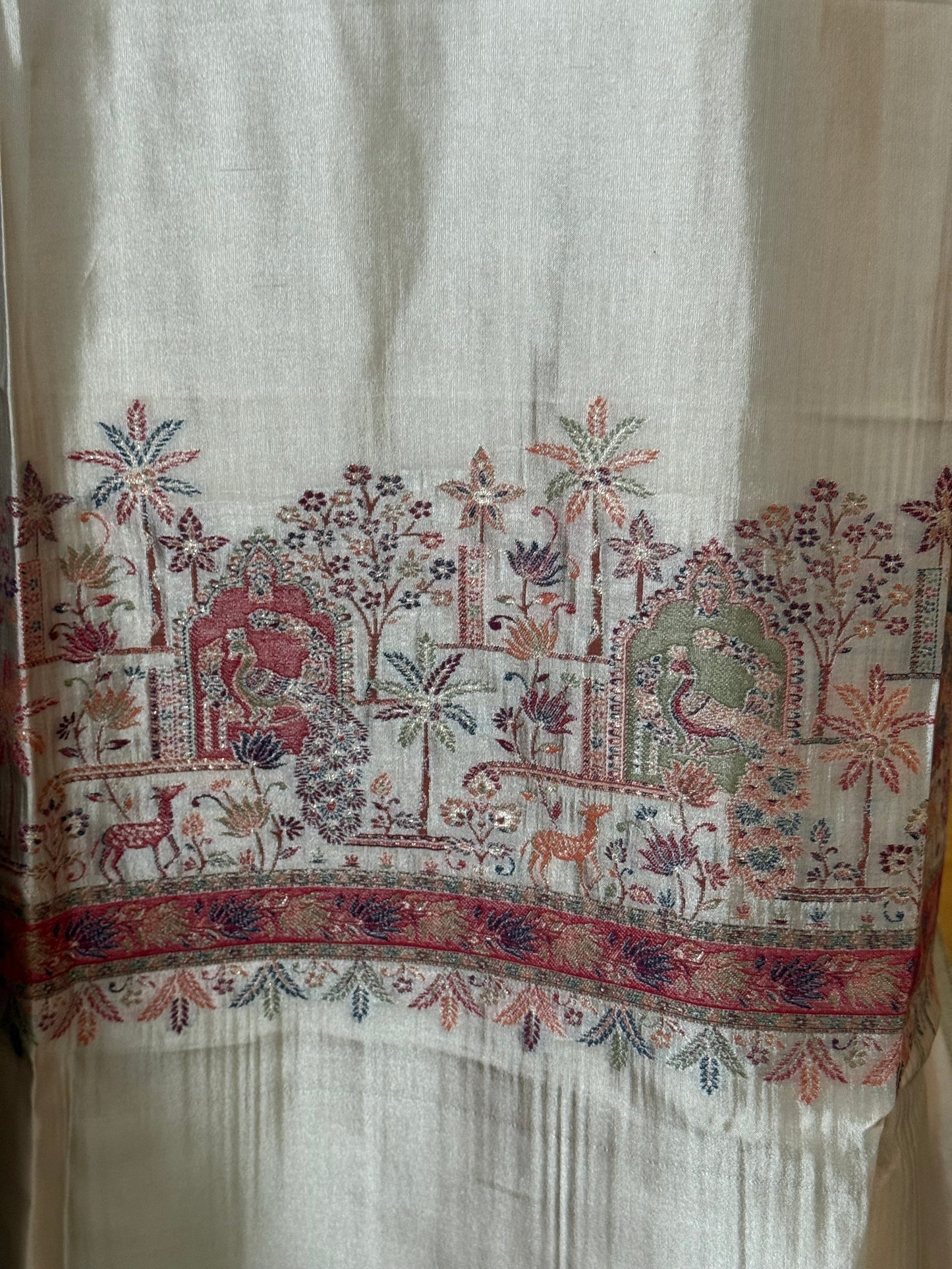 REGAL LOOM