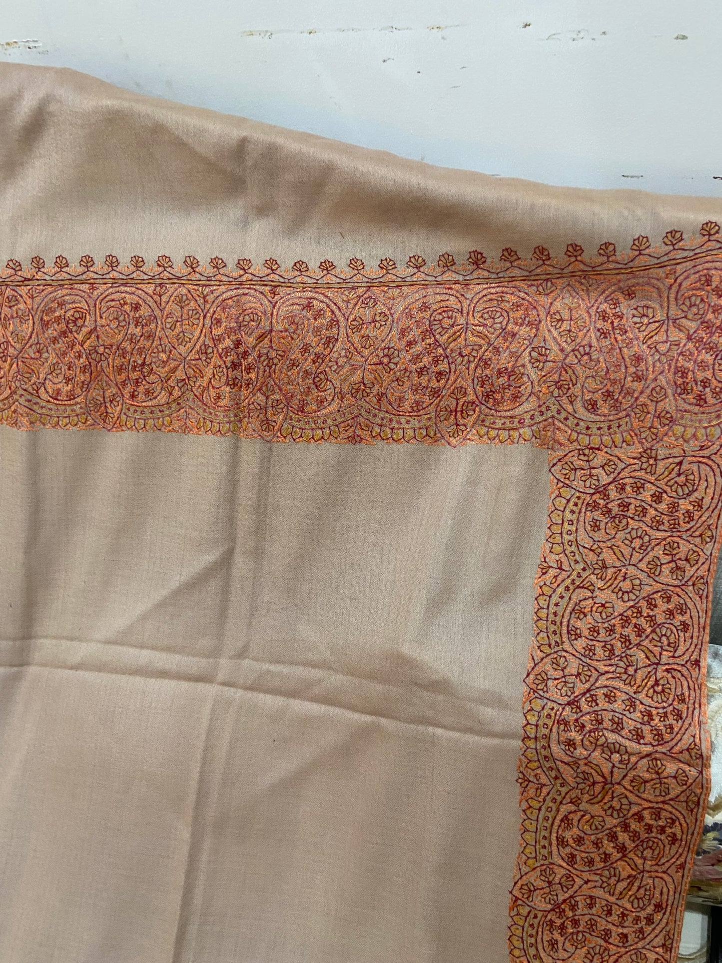 Toosh pashmina sui 4 side embroidered boarder
