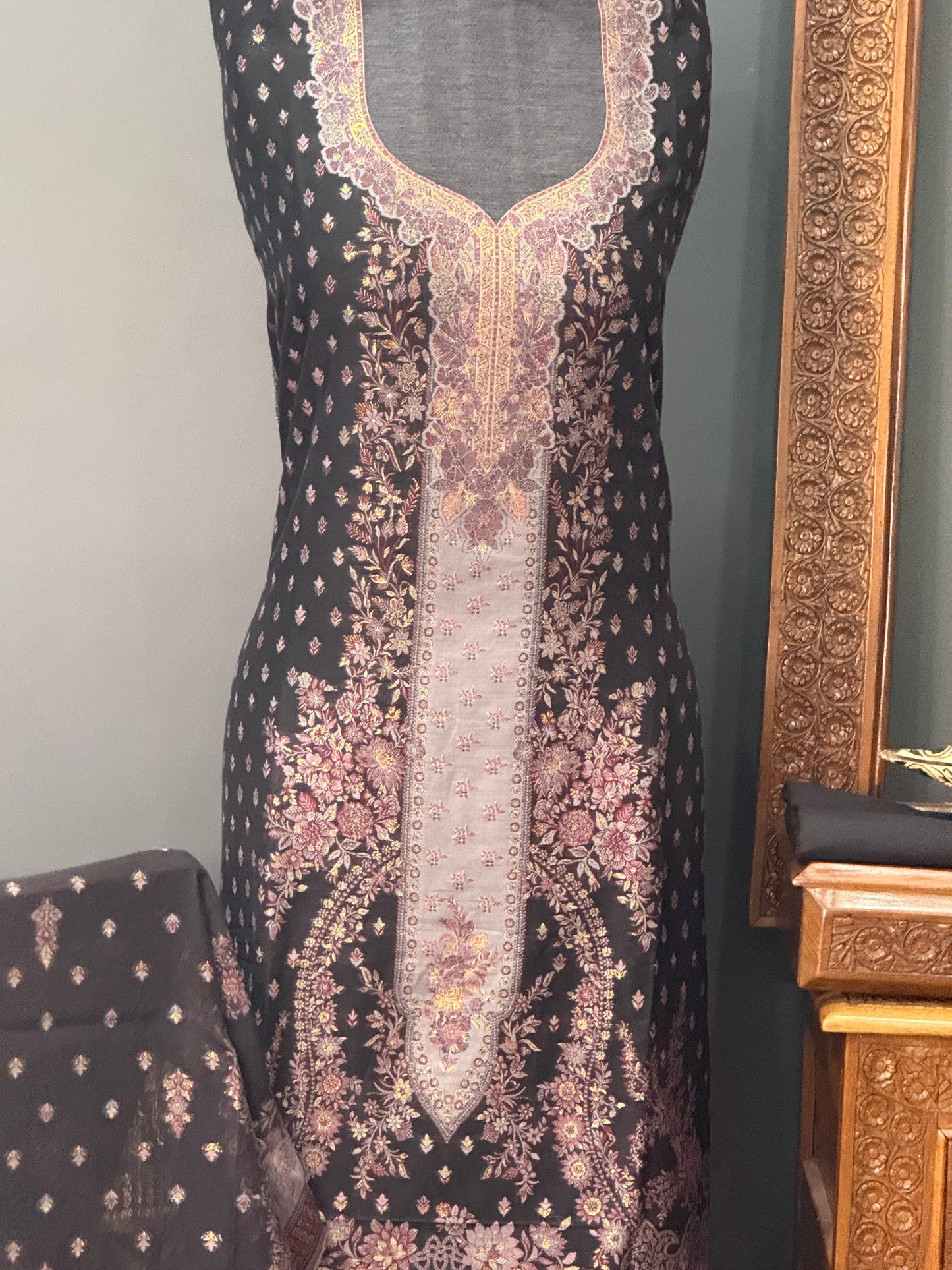 REGAL LOOM SHAHI RESHAM