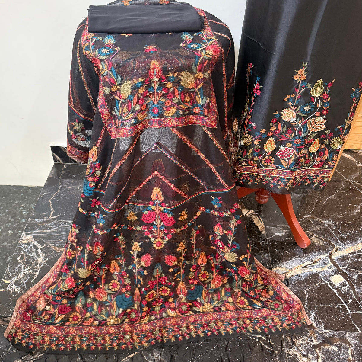 REGAL LOOM