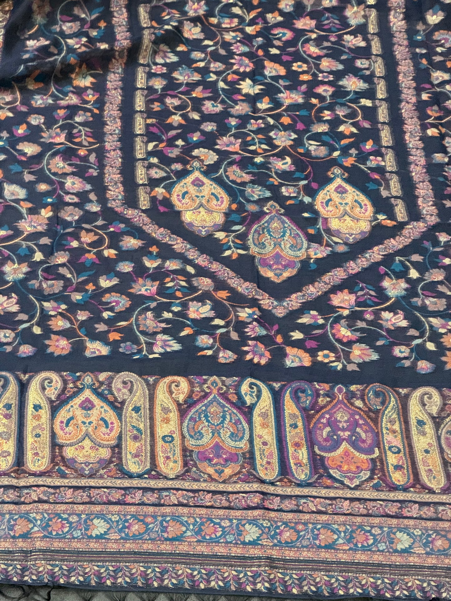 REGAL LOOM