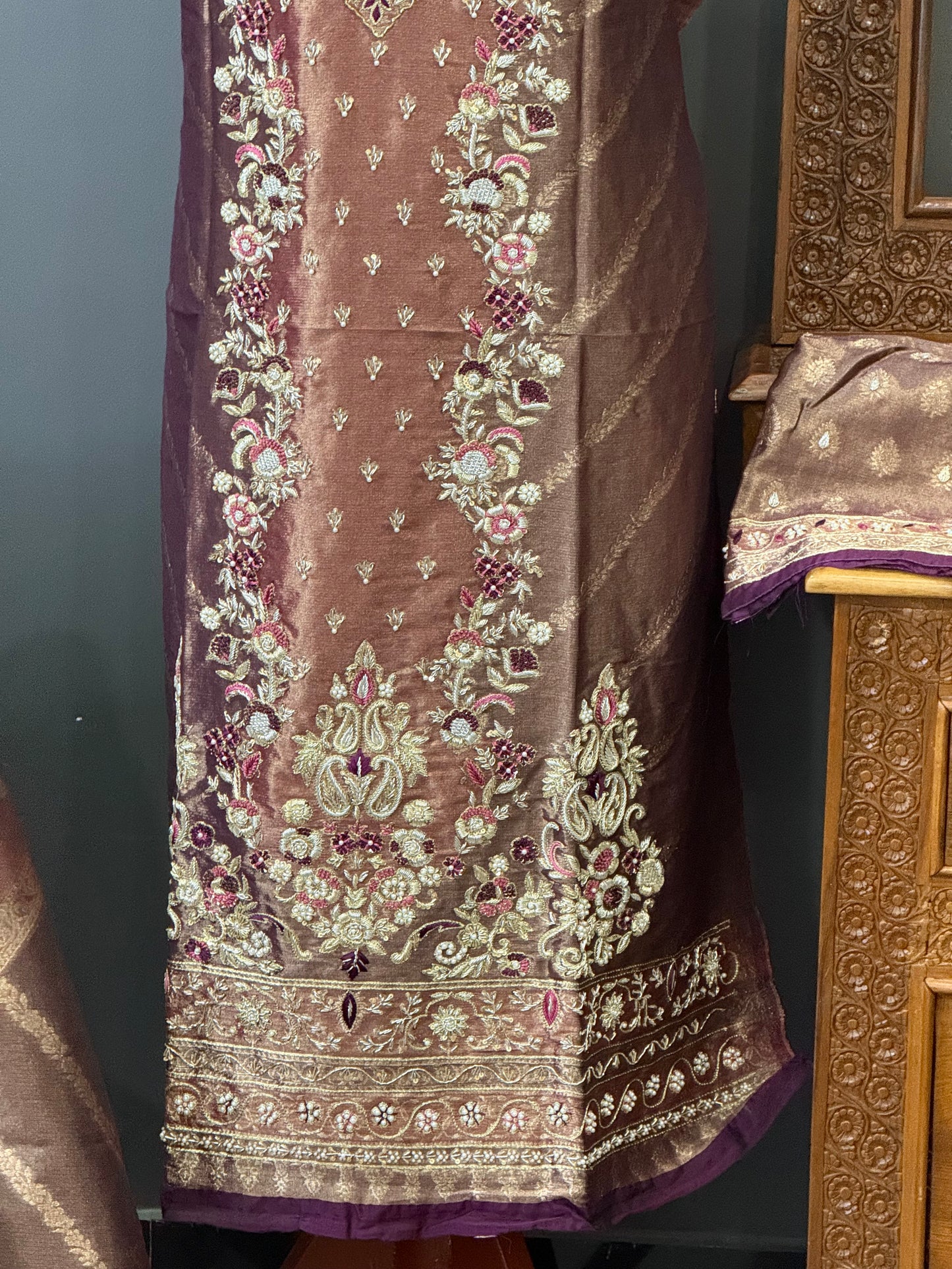 REGAL LOOM