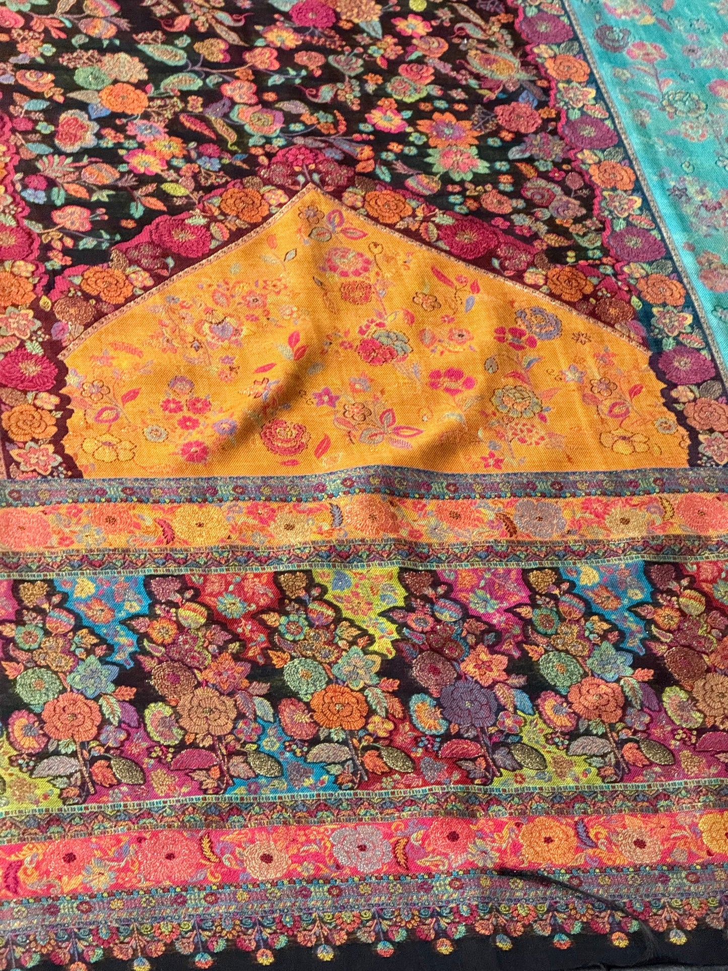 REGAL LOOM