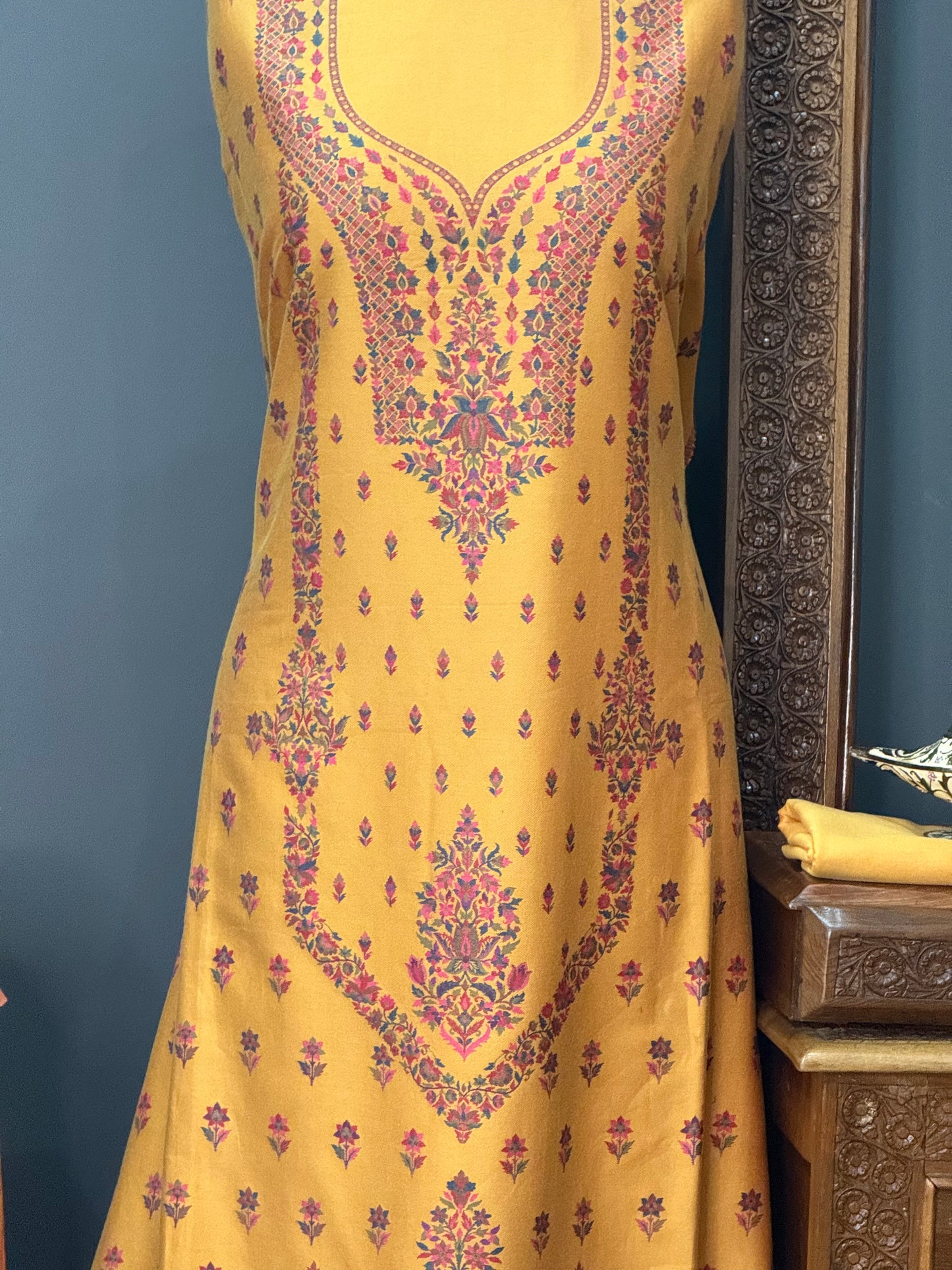 KANI PASHMINA SUIT
