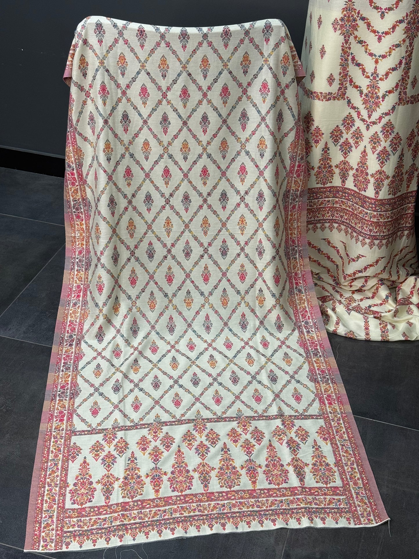 KANI PASHMINA SUIT