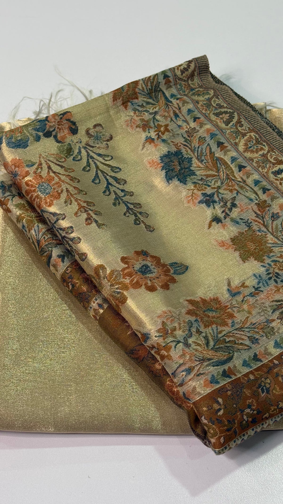 REGAL LOOM