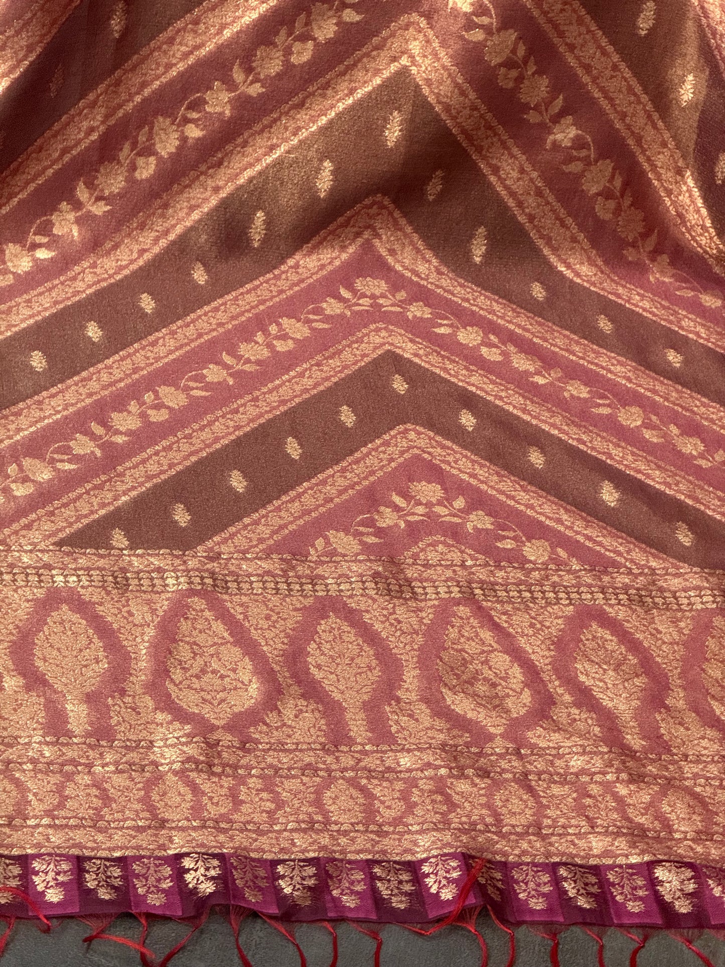 REGAL LOOM