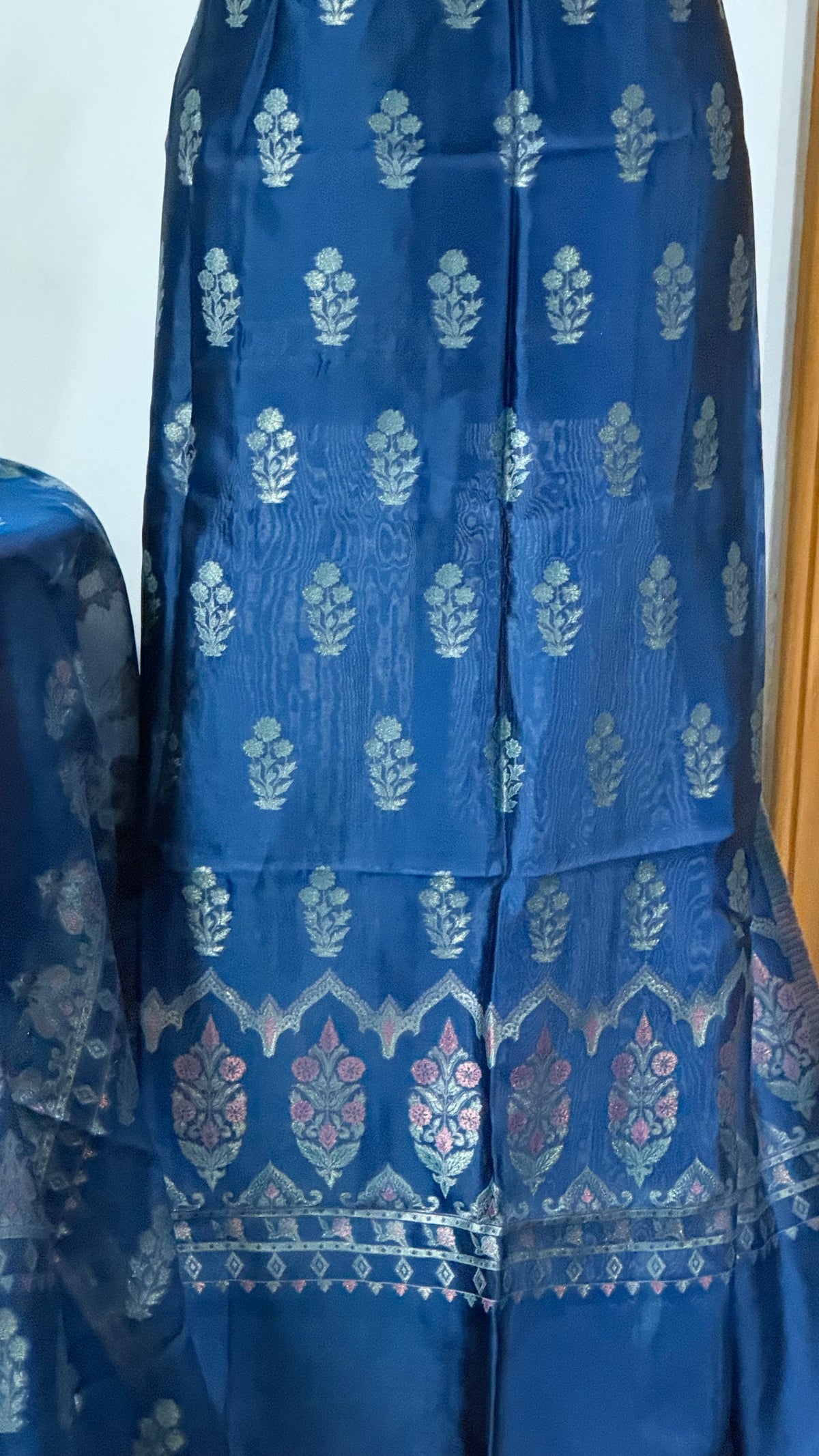 REGAL LOOM