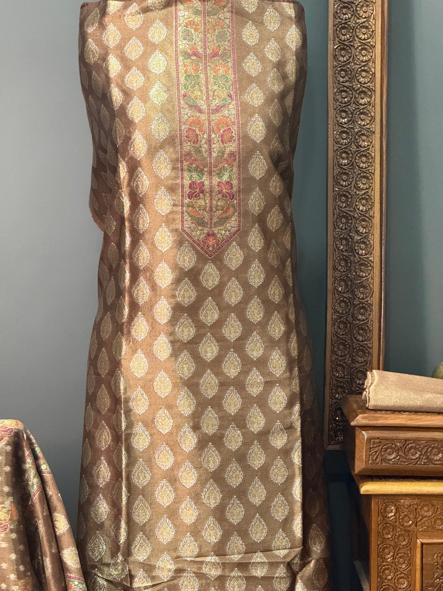 REGAL LOOM