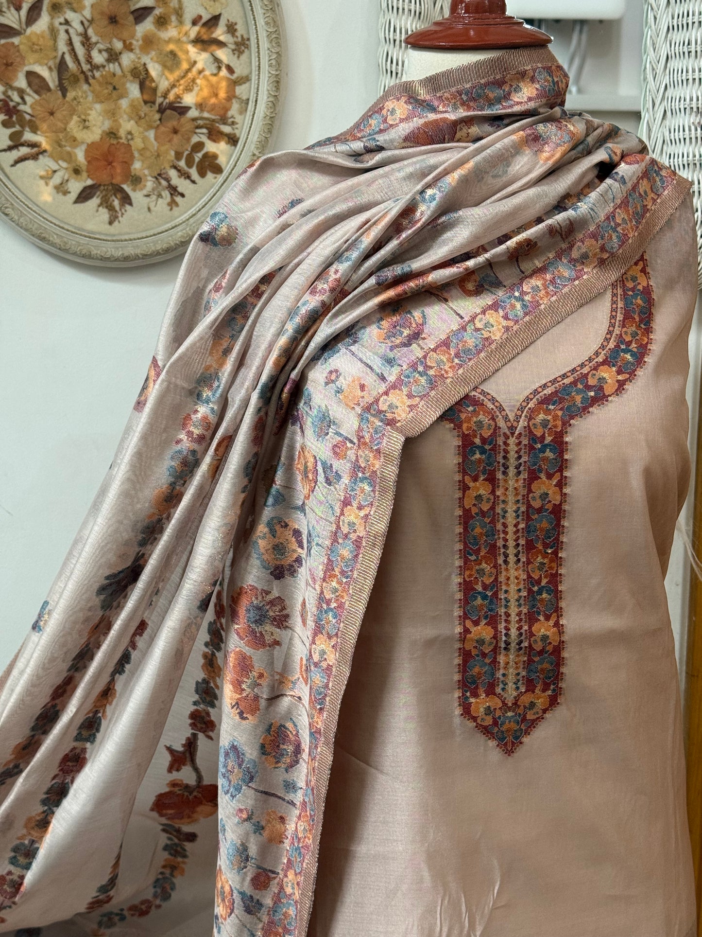 REGAL LOOM
