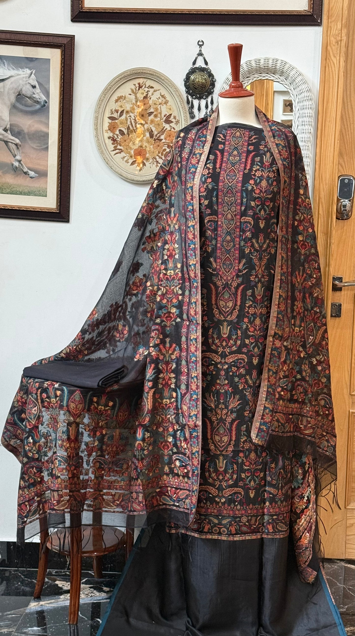 REGAL LOOM
