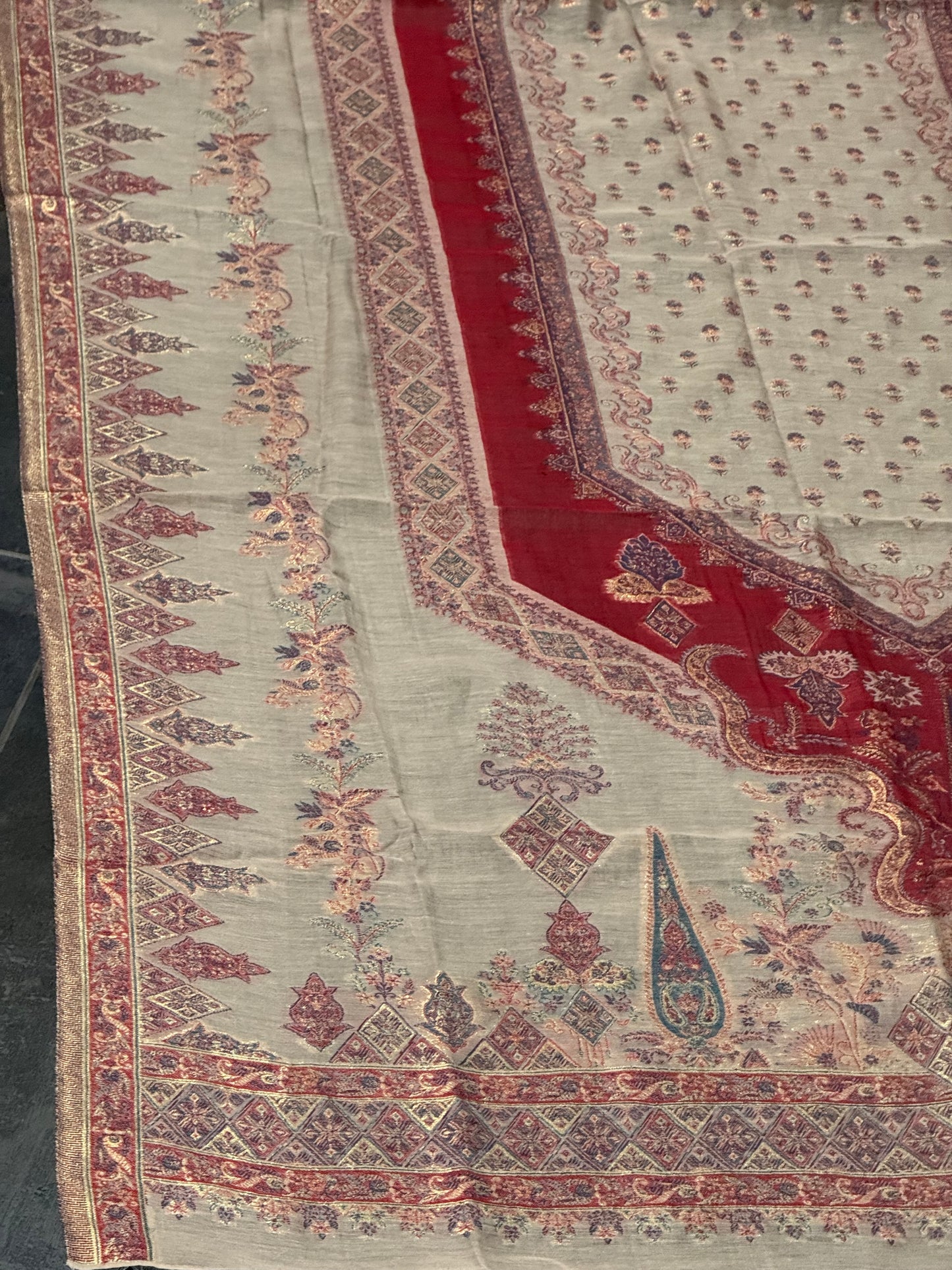 REGAL LOOM SHAHI RESHAM