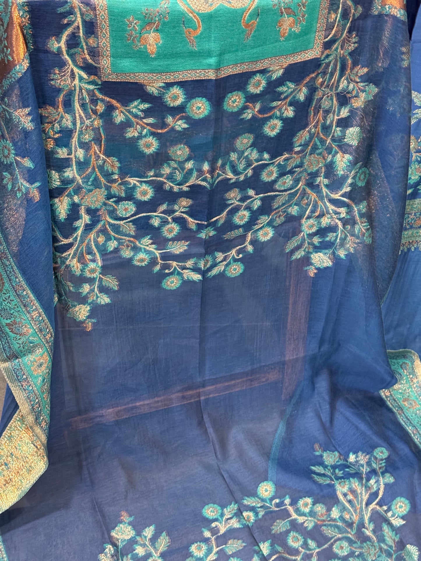 REGAL LOOM