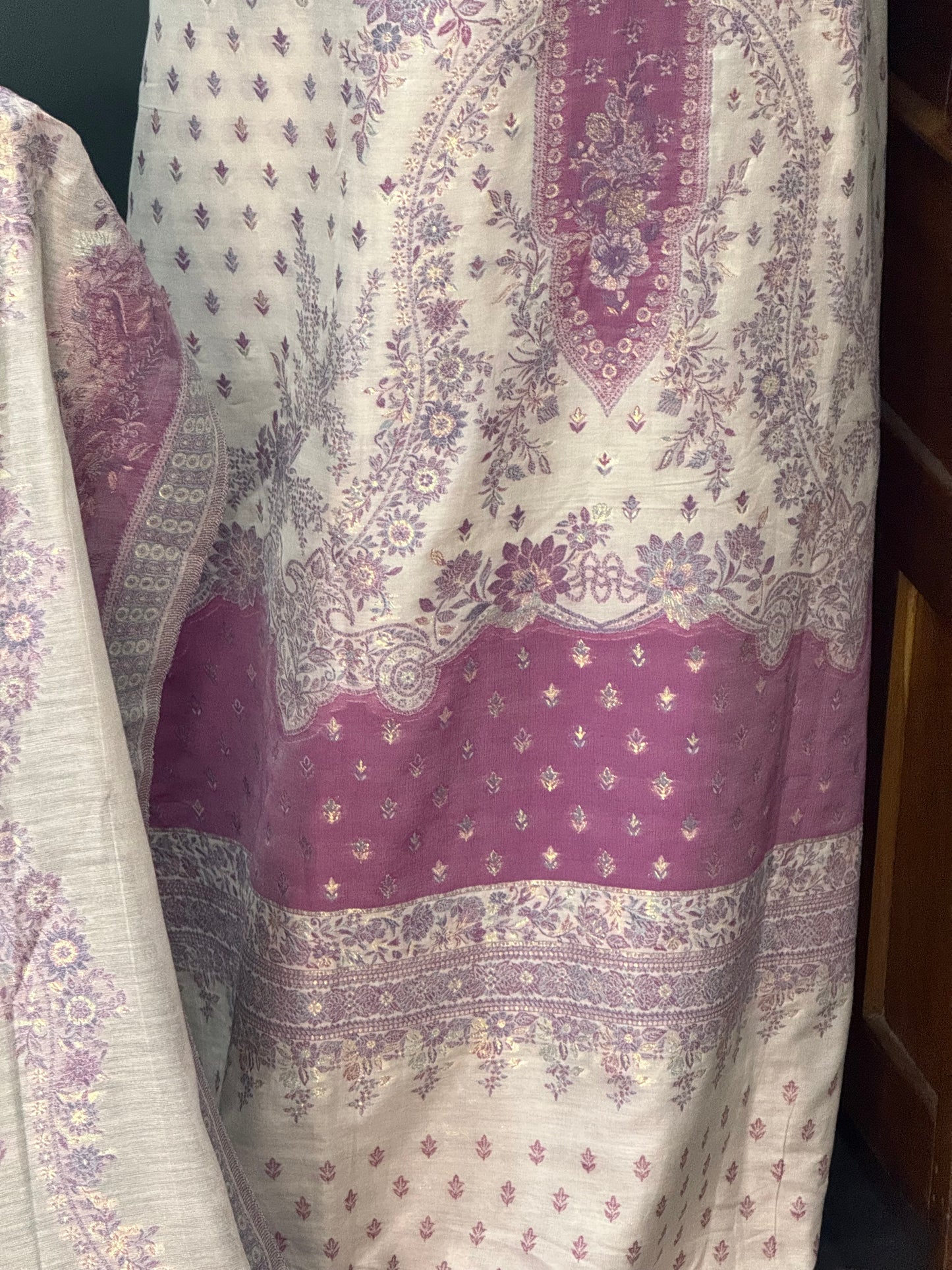 REGAL LOOM SHAHI RESHAM