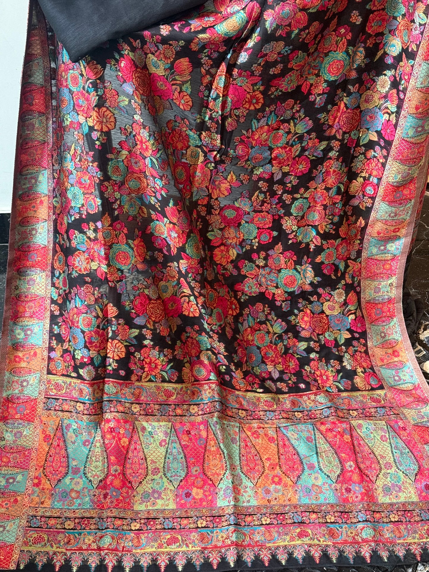 REGAL LOOM