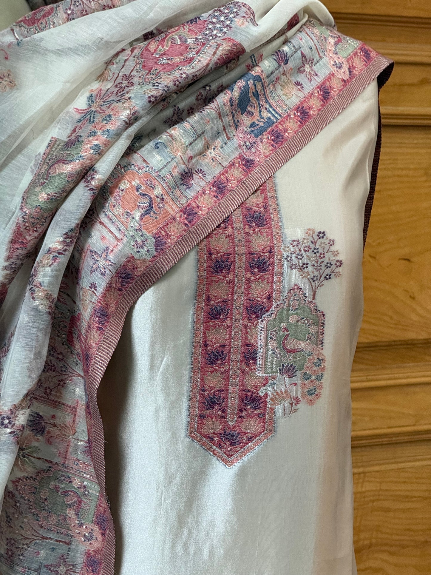REGAL LOOM