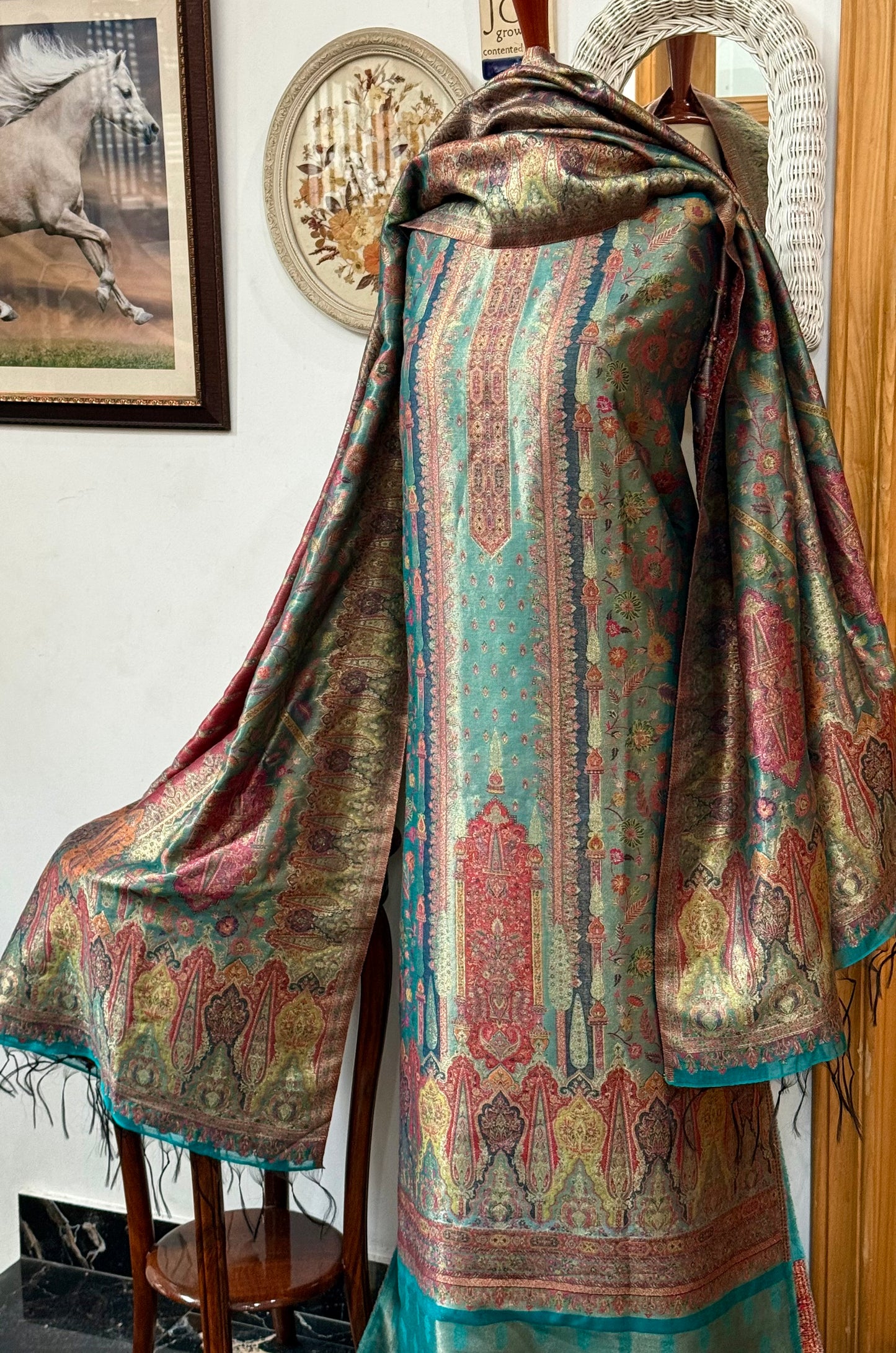 REGAL LOOM