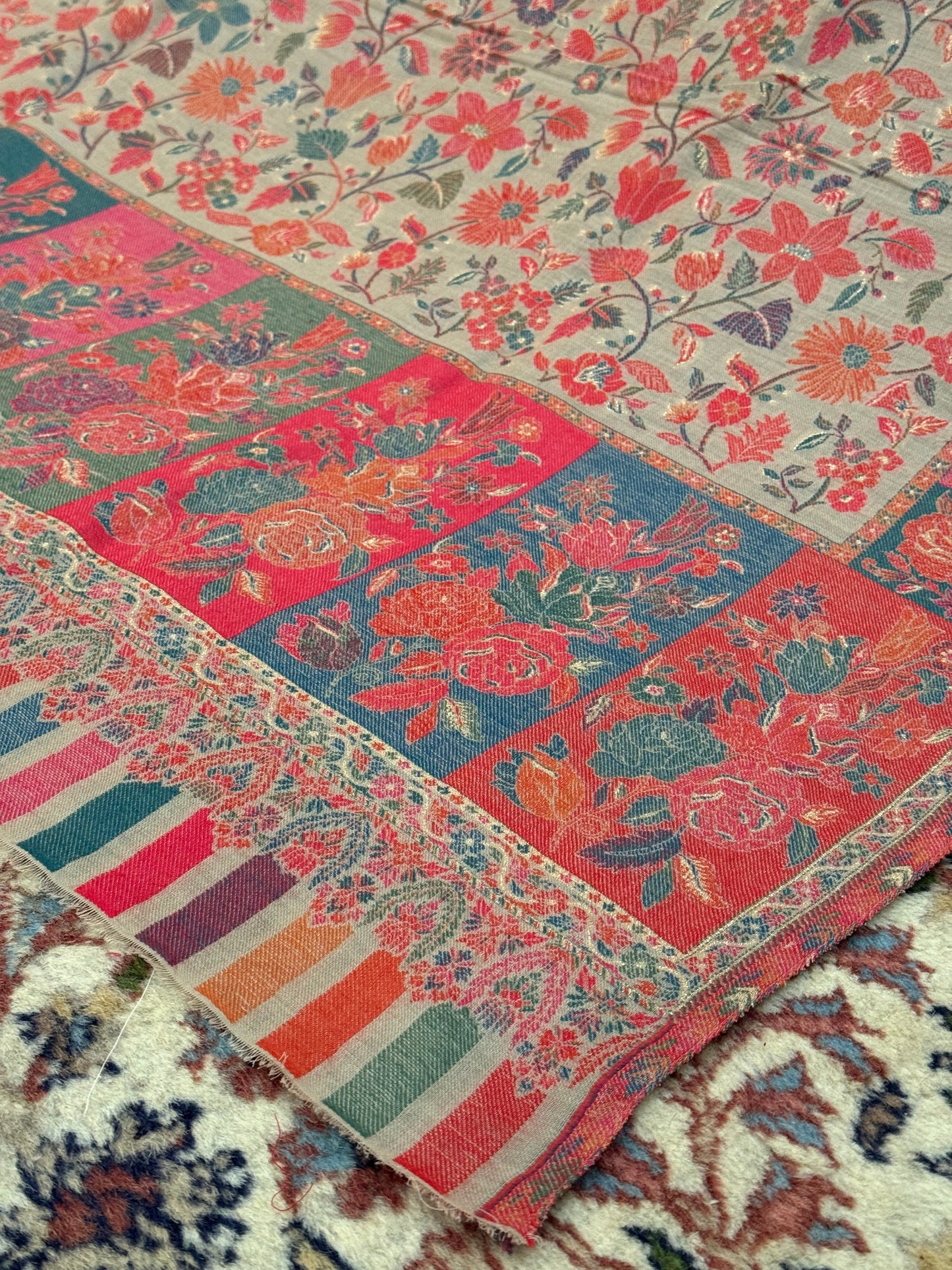KANI PASHMINA PREMIUM