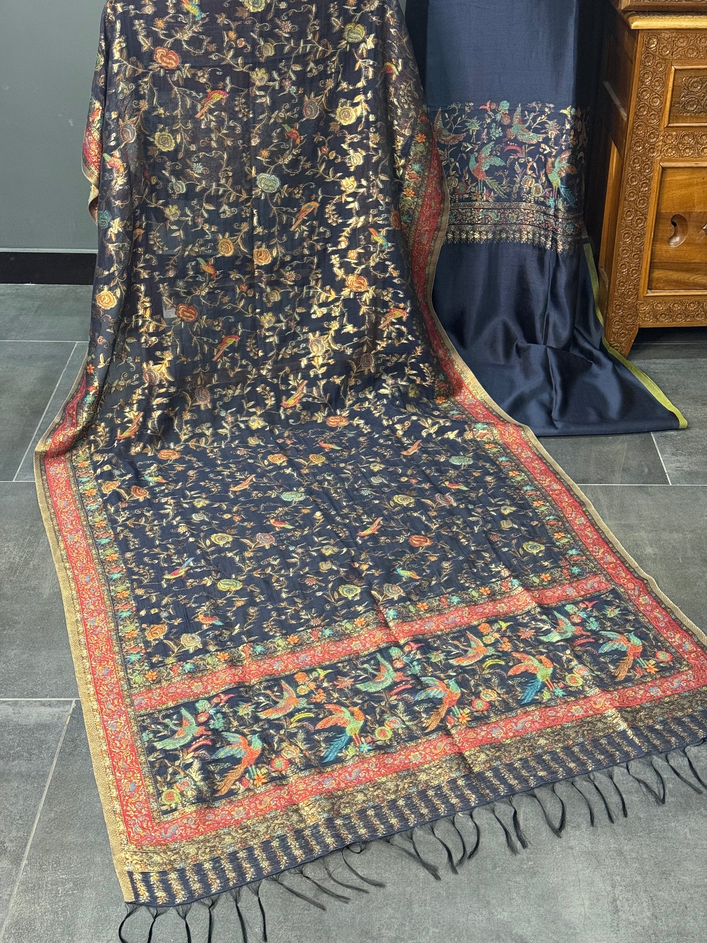 REGAL LOOM