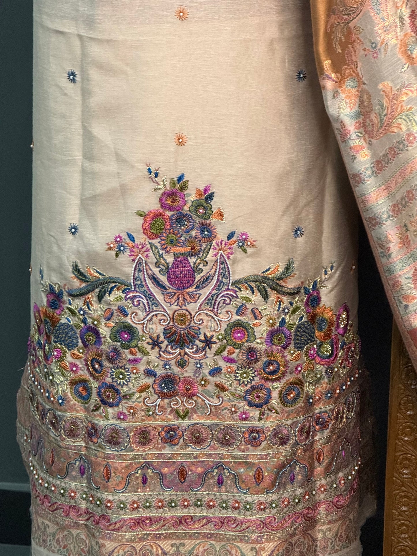 REGAL LOOM