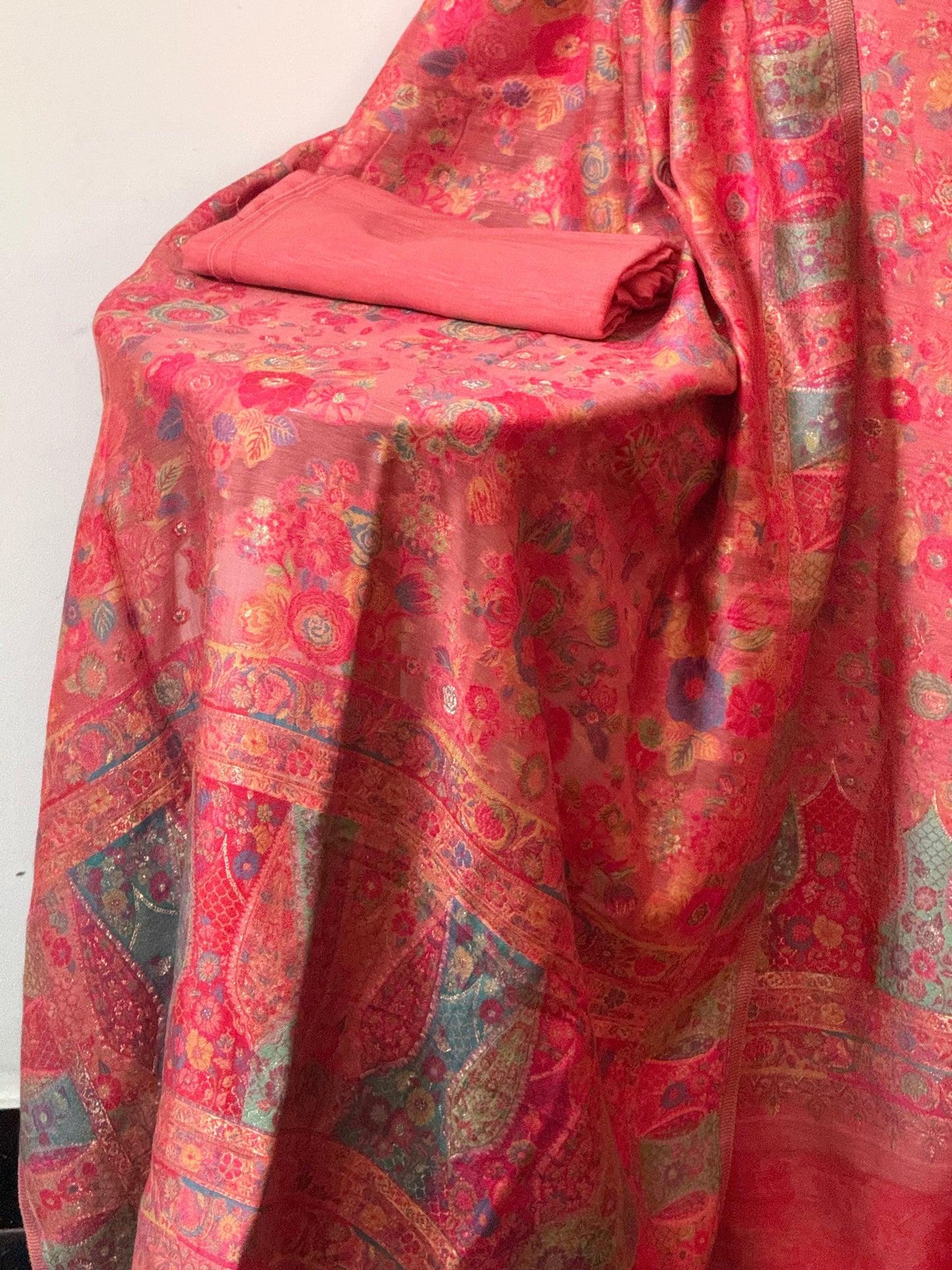 REGAL LOOM