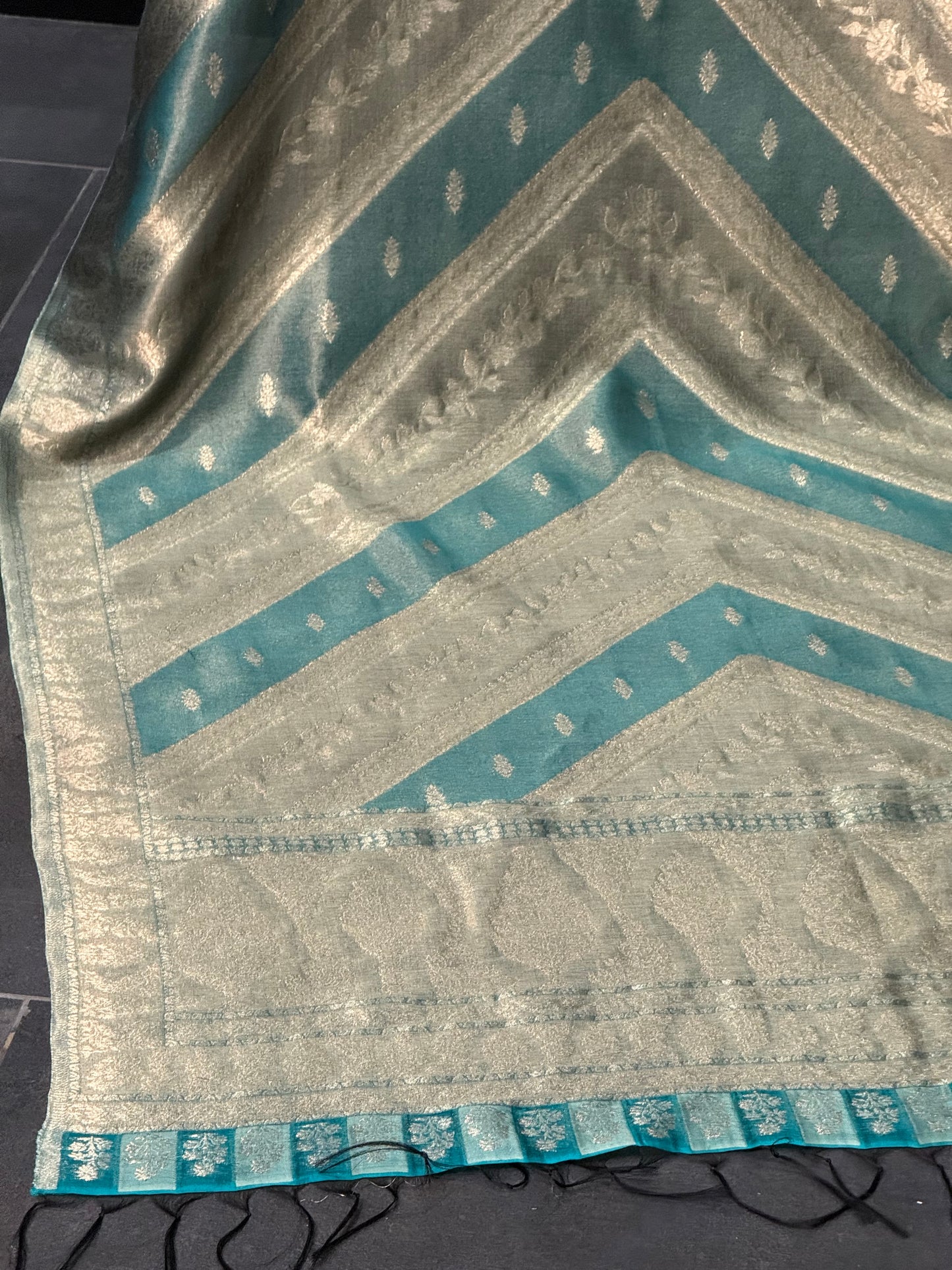 REGAL LOOM