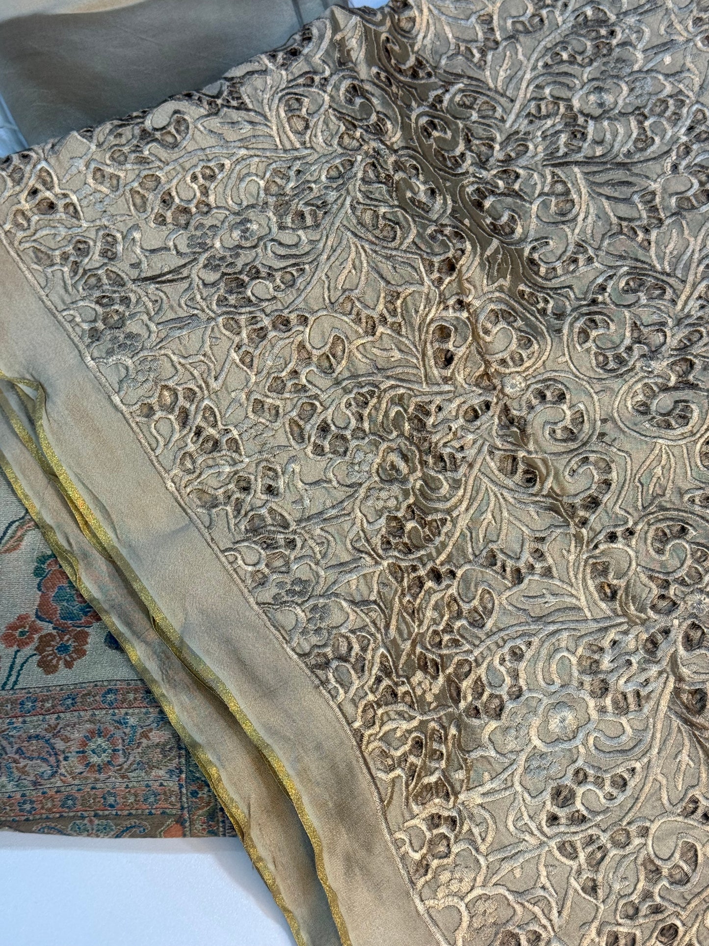 REGAL LOOM