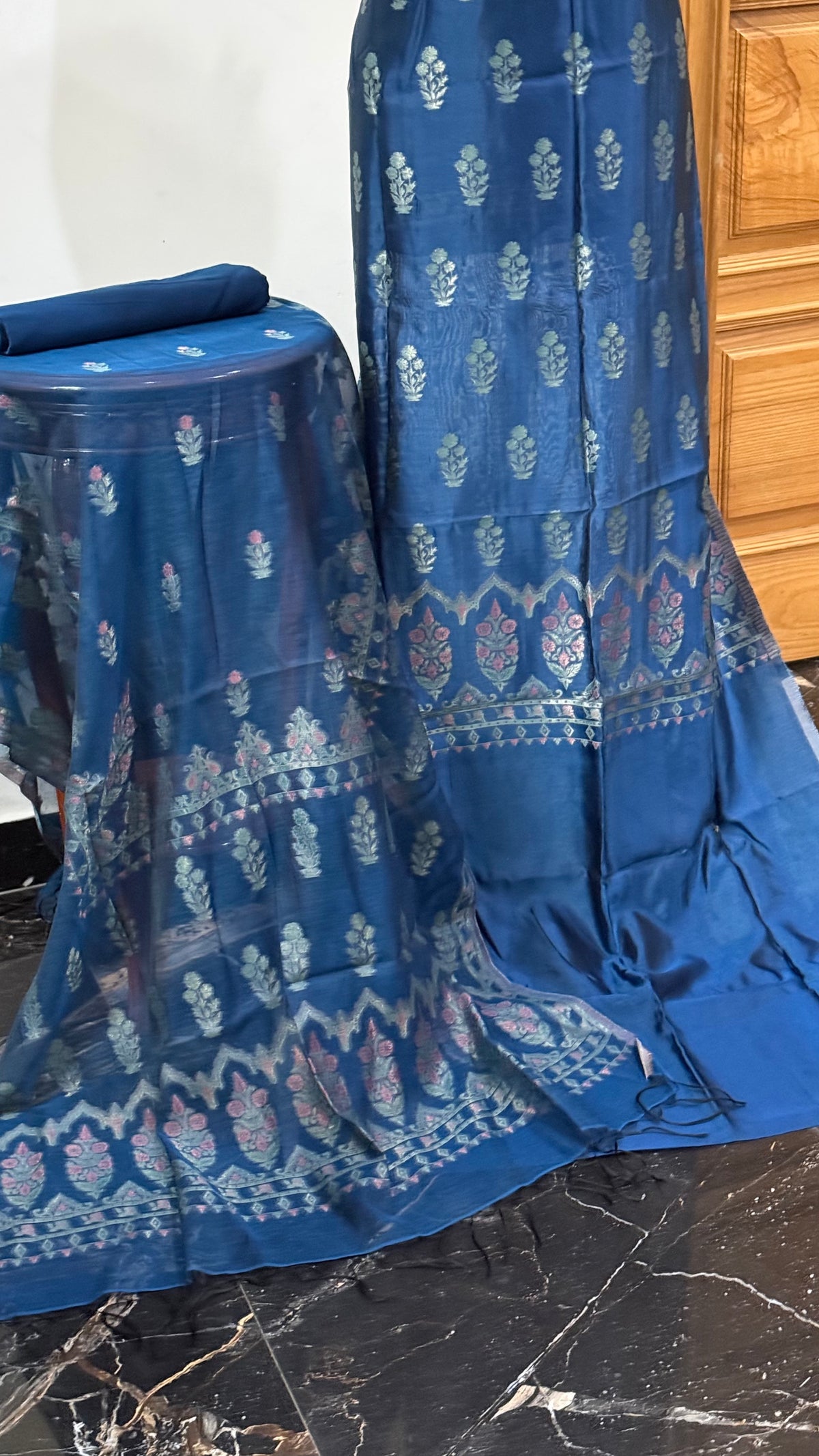 REGAL LOOM