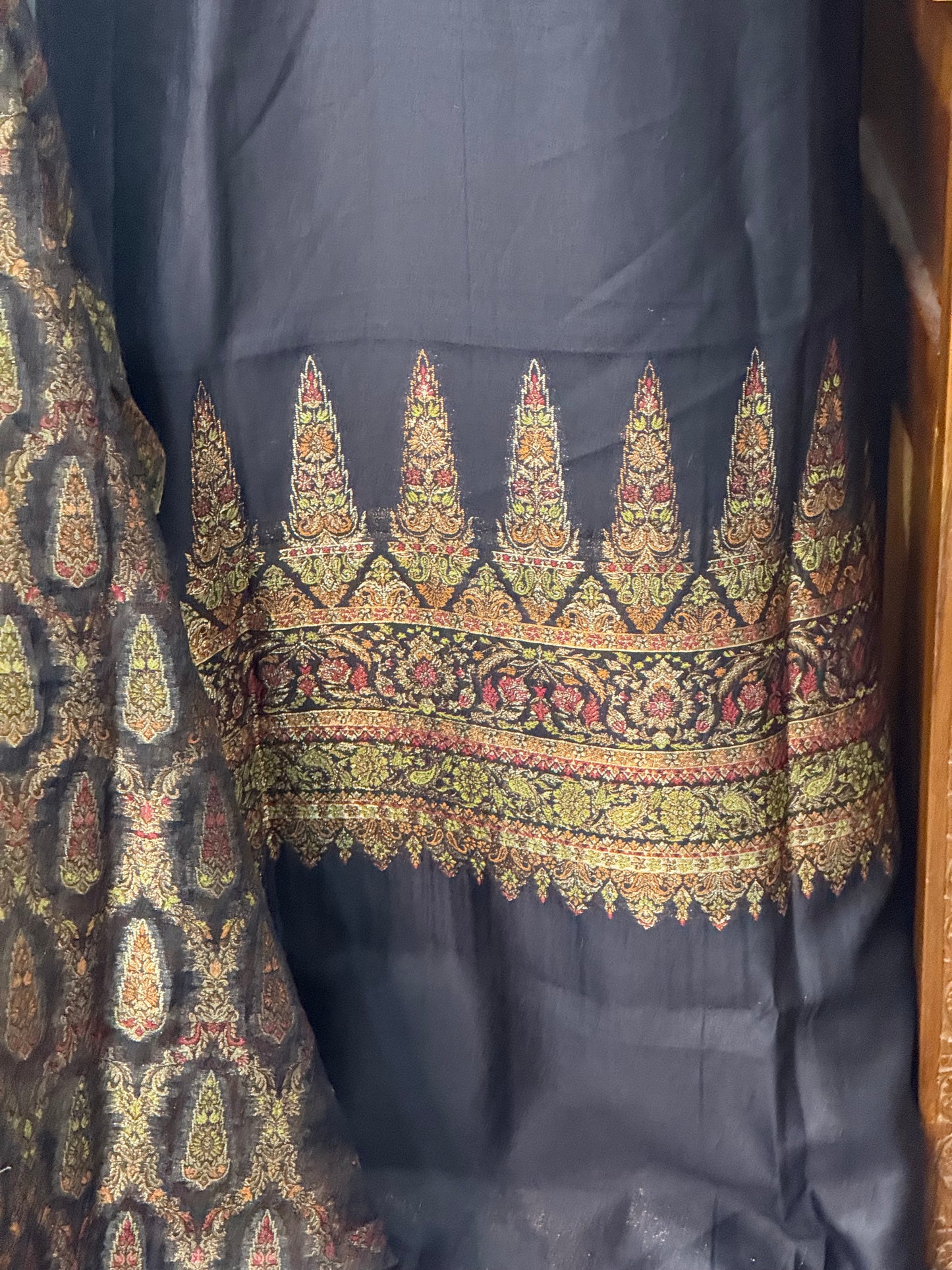 REGAL LOOM SHAHI RESHAM