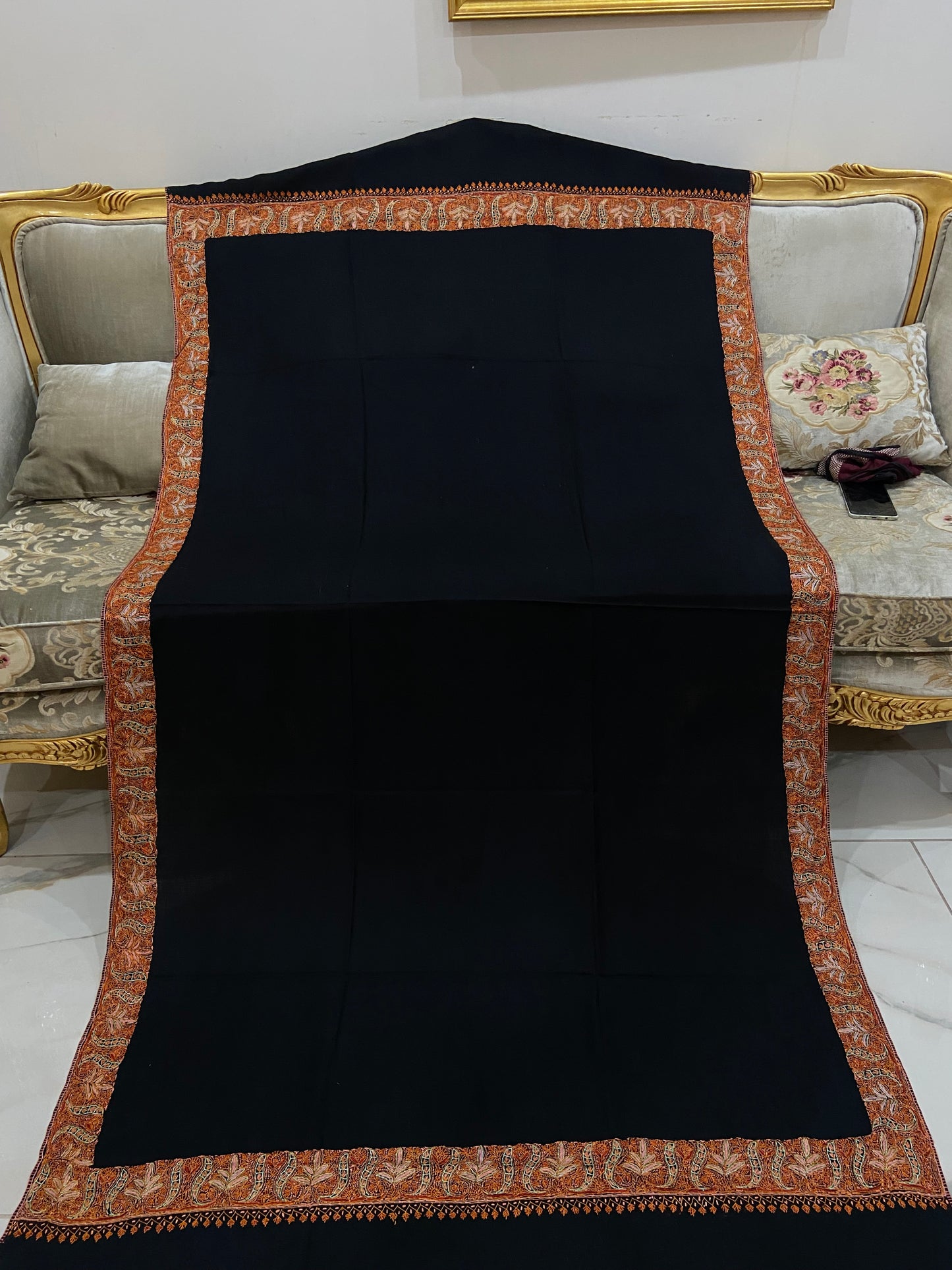 Toosh pashmina sui 4 side embroidered boarder