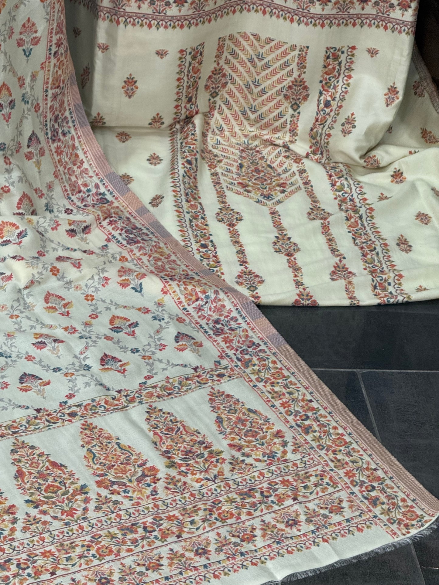 KANI PASHMINA SUIT