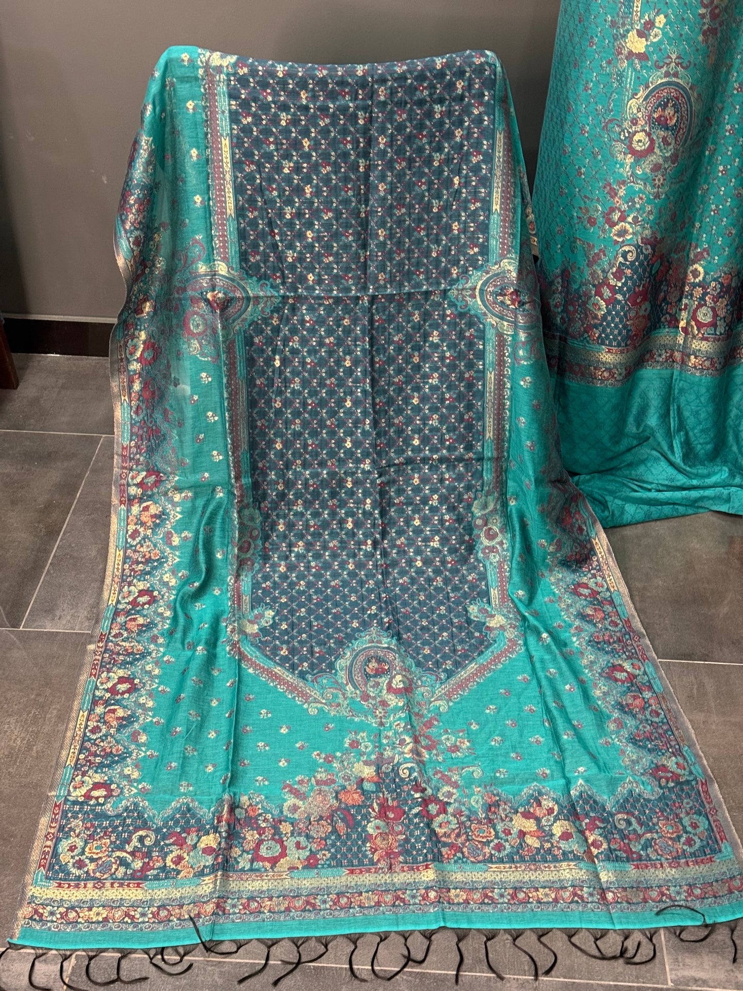 REGAL LOOM