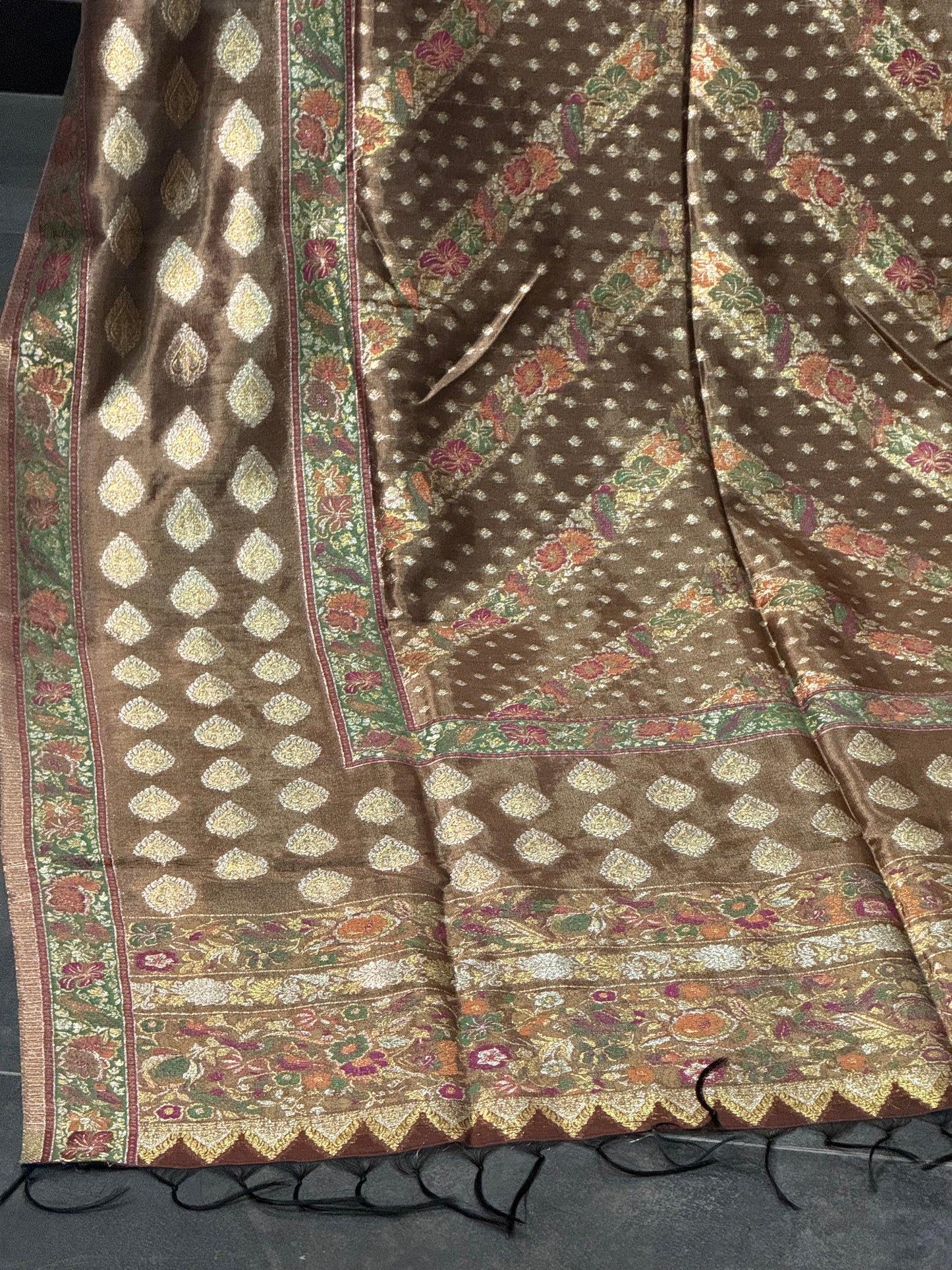 REGAL LOOM