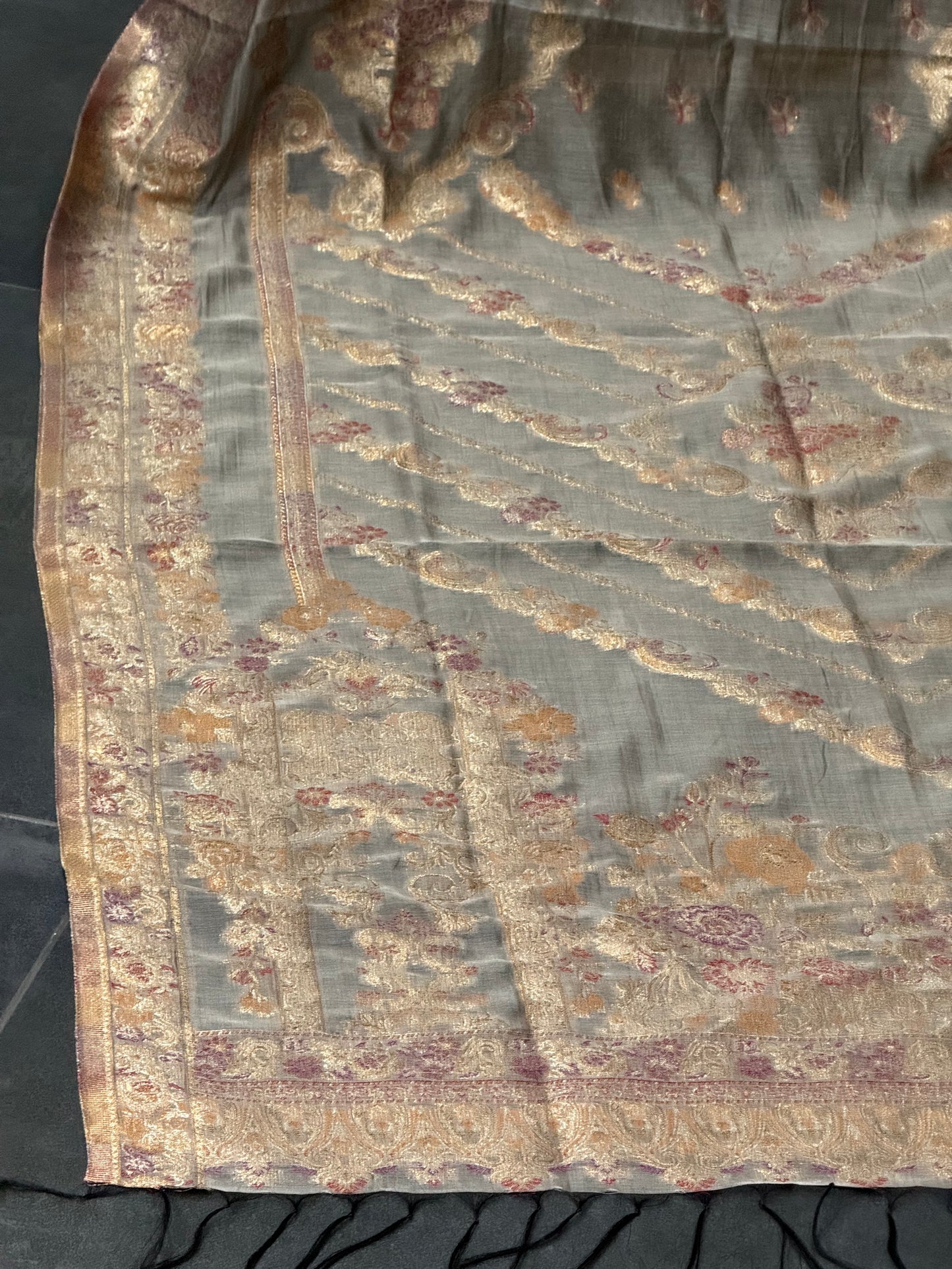 REGAL LOOM SHAHI RESHAM