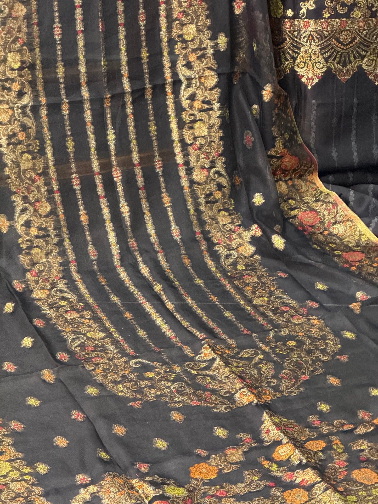 LREGAL LOOM SHAHI RESHAM