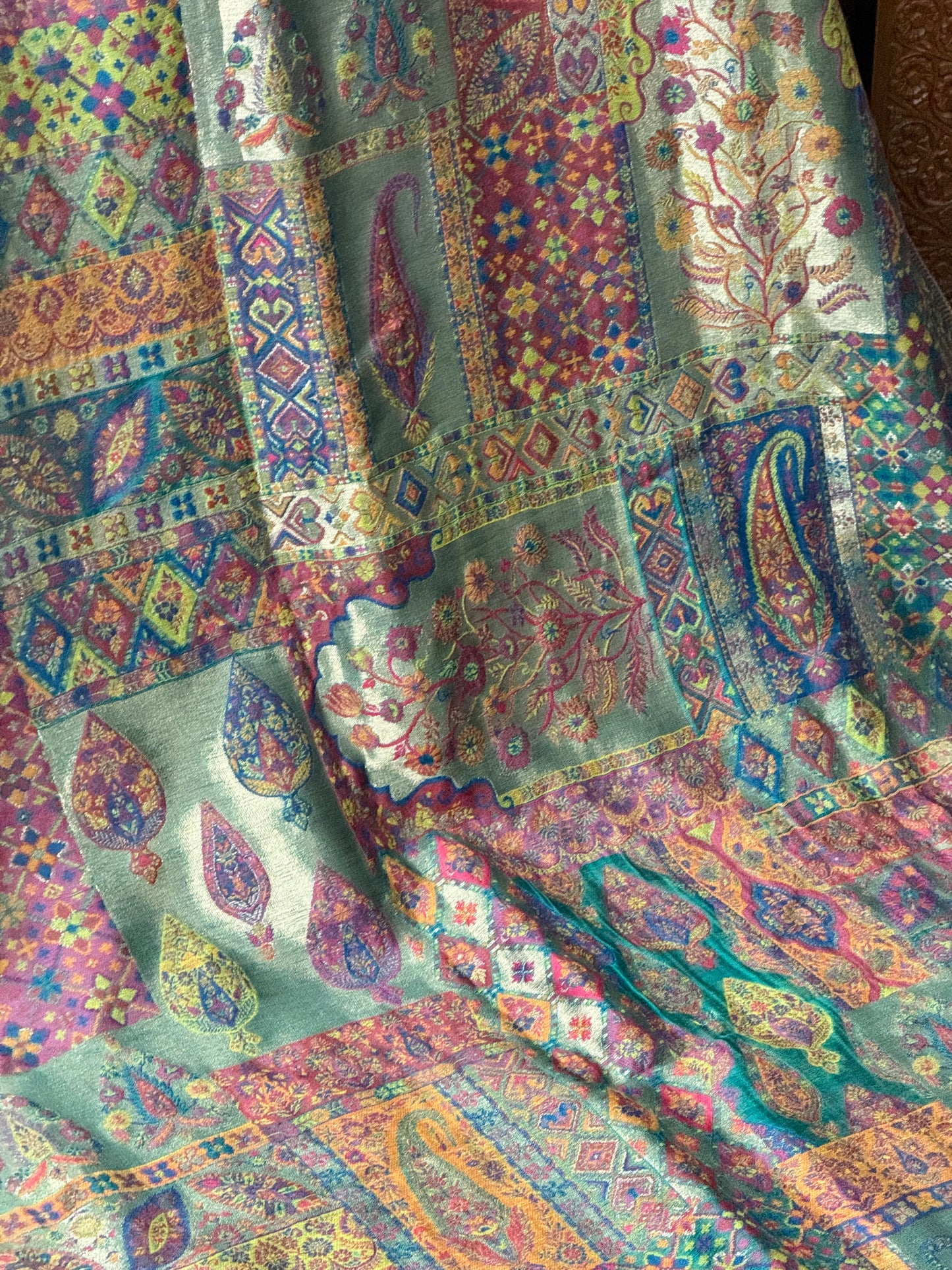REGAL LOOM SHAHI RESHAM