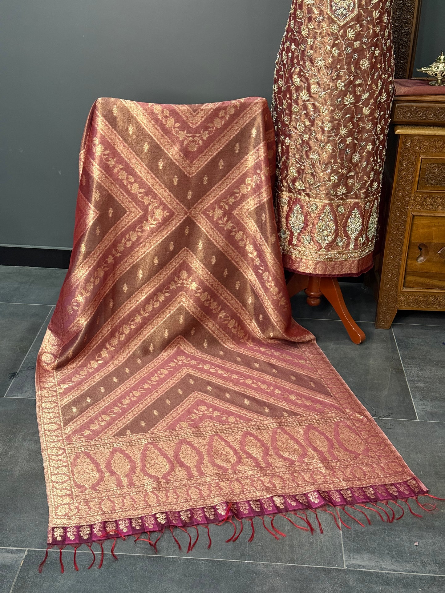 REGAL LOOM
