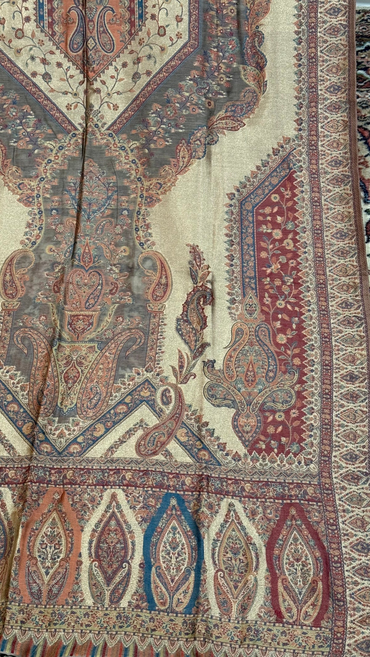 NOOR-E-KANI