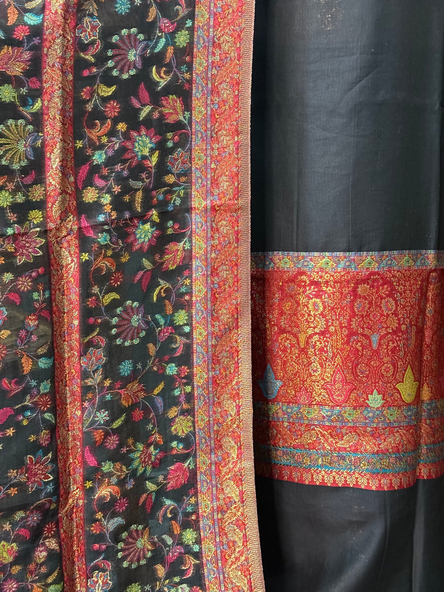REGAL LOOM
