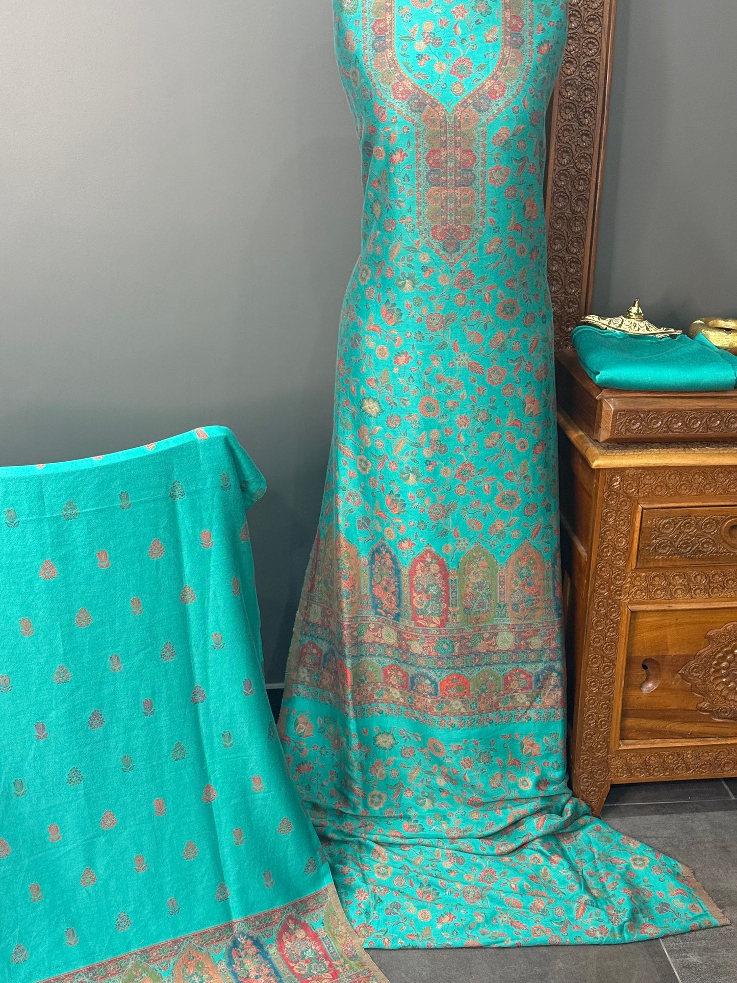 KANI PASHMINA SUIT