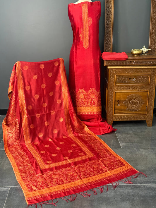 REGAL LOOM