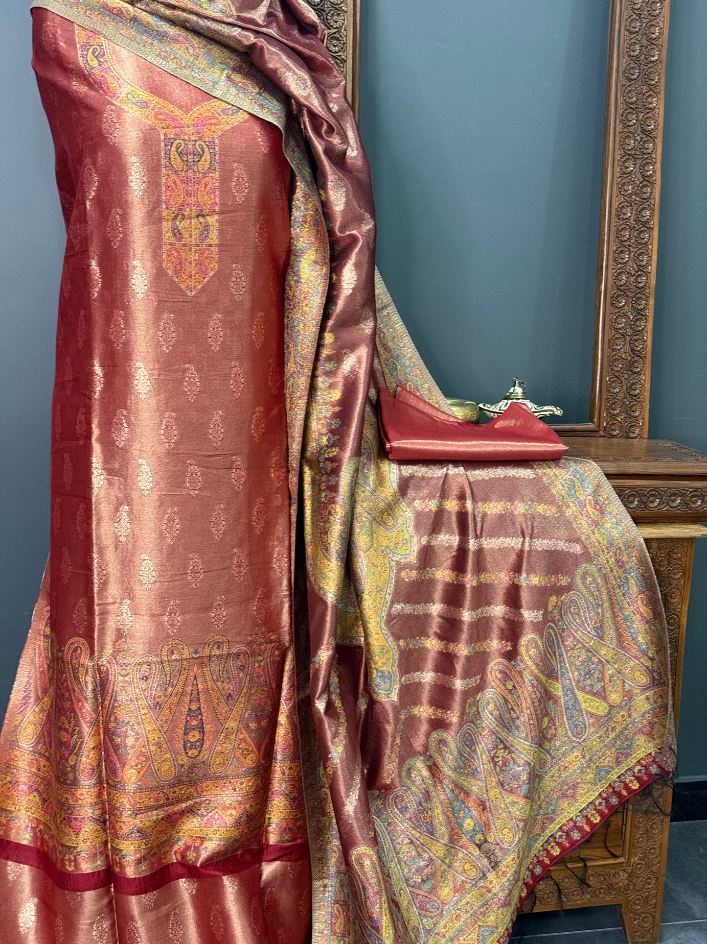 REGAL LOOM