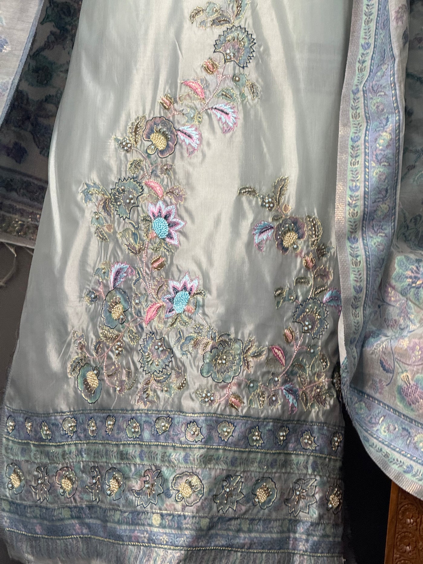 REGAL LOOM SHAHI RESHAM