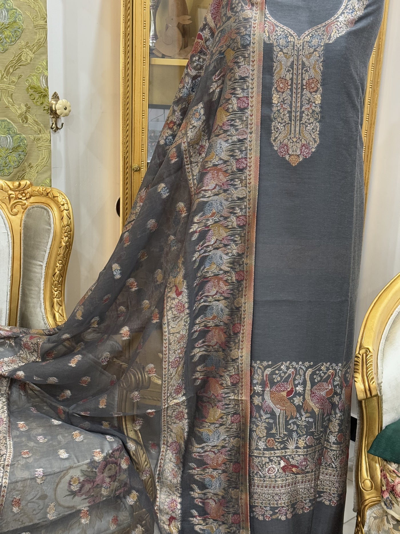 REGAL LOOM