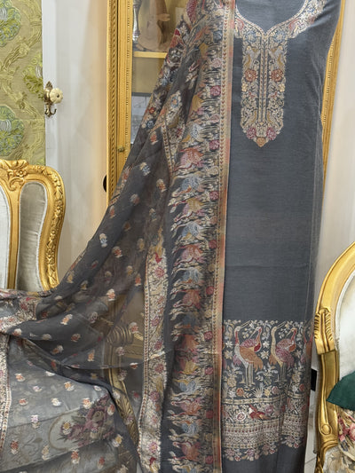 REGAL LOOM