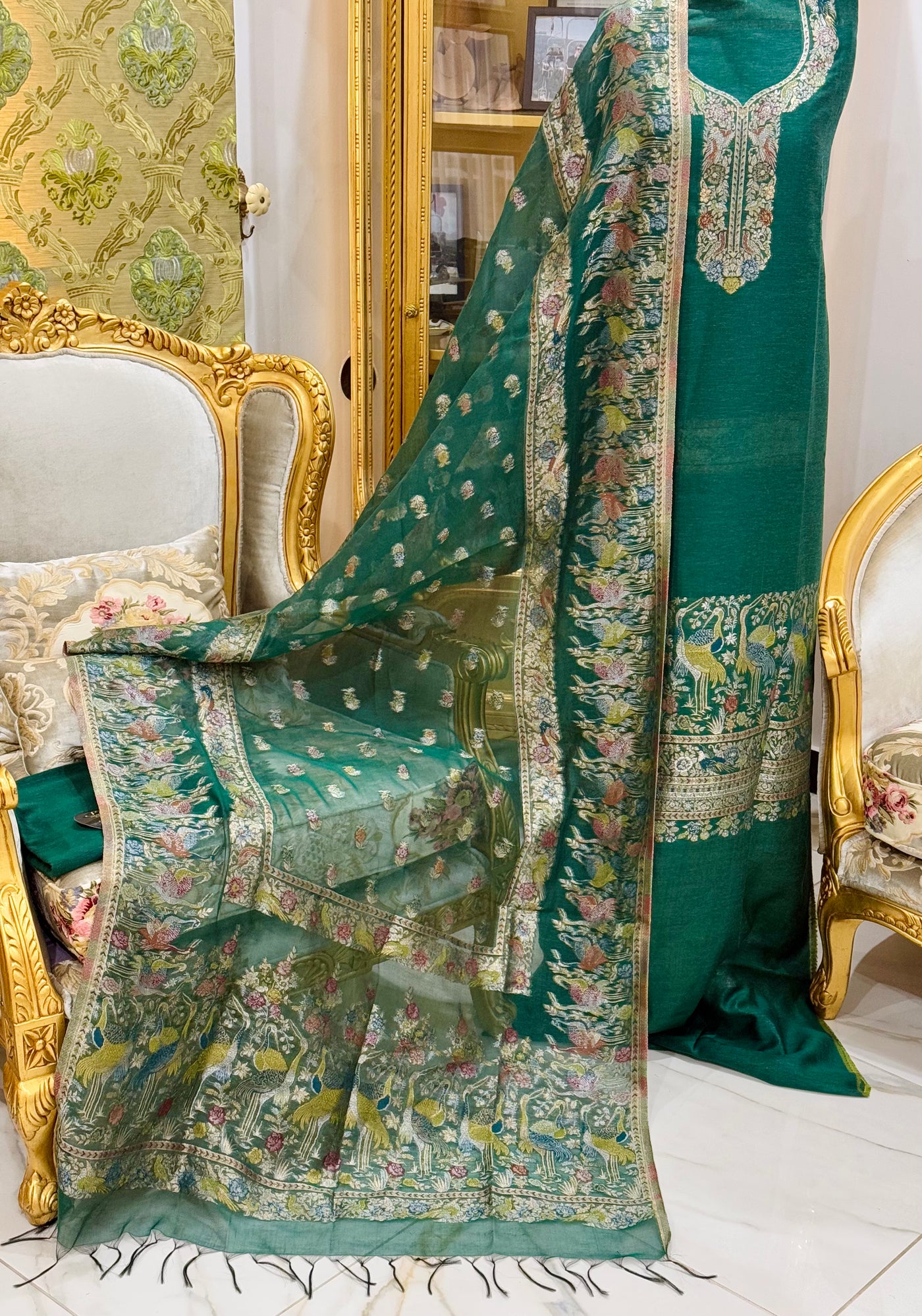REGAL LOOM