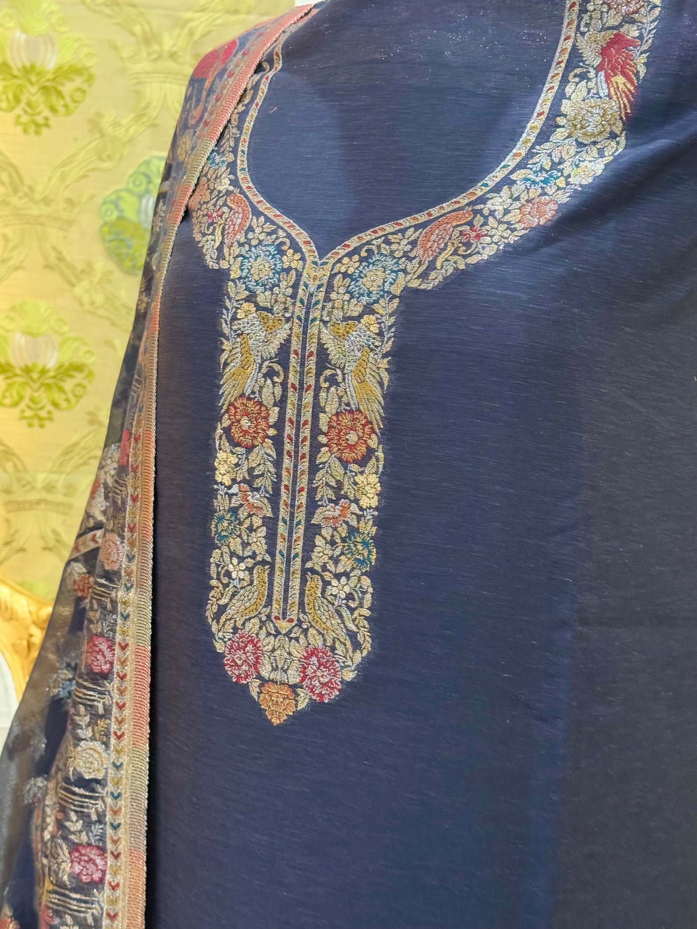 REGAL LOOM