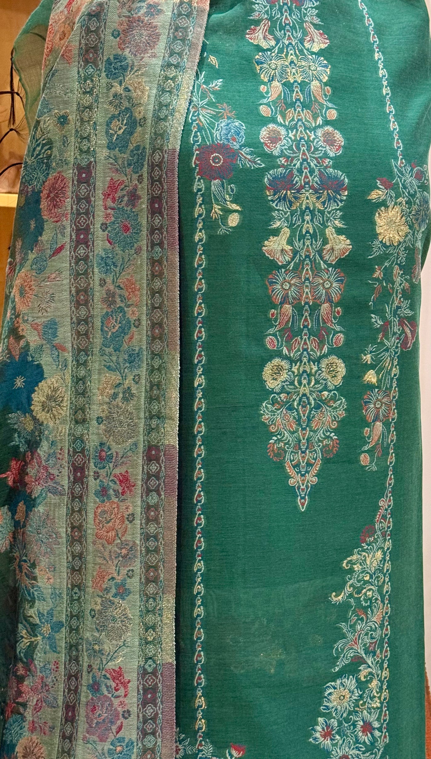 REGAL LOOM