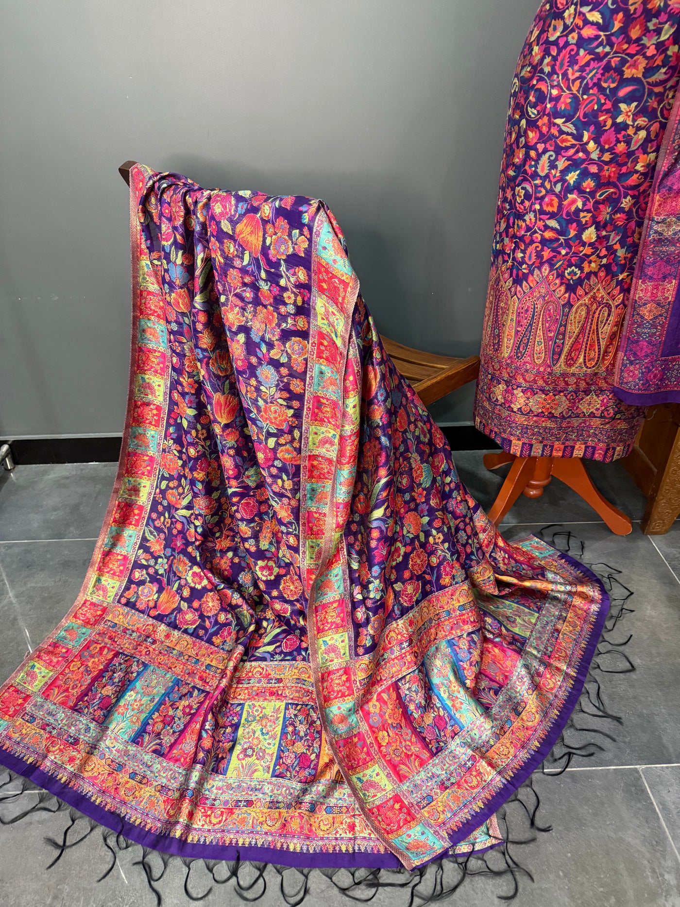 REGAL LOOM SHAHI RESHAM