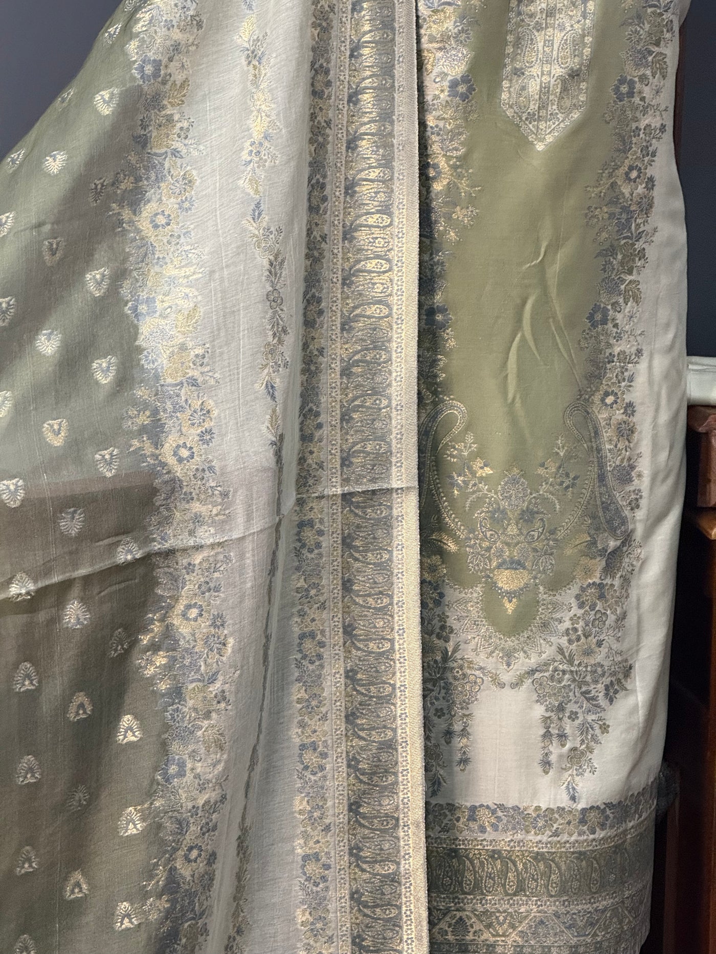 REGAL LOOM SHAHI RESHAM